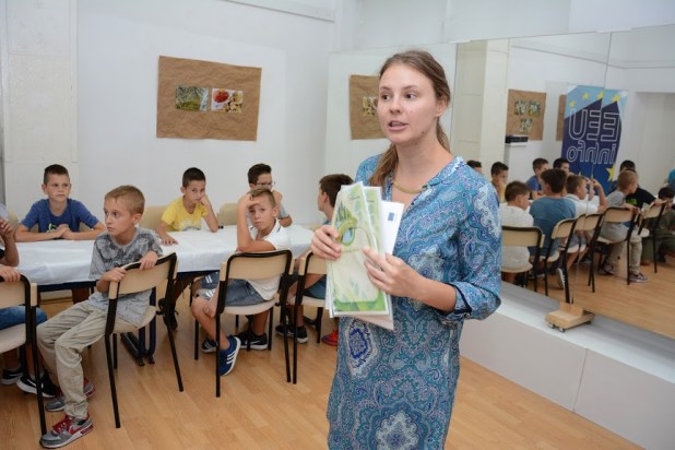 BF1698D6-310F-4E57-B327-09B792197C8B